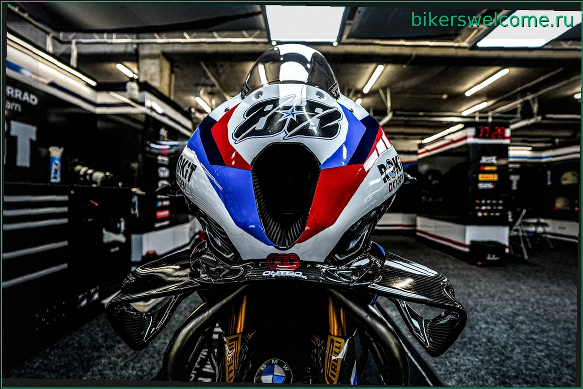 WSBK: BMW M1000RR — Оружие Оливейры и Петруччи против Ducati